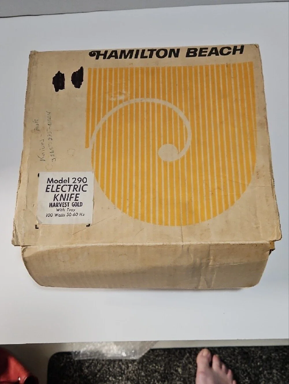 Hamilton Beach Mod. 290 Electric Knife Harvest Gold W/ Wall Mounted Storage Tray